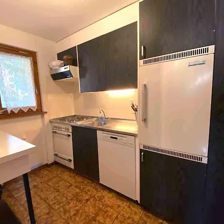 In/out 150 M, 2 , 6 Personnes.